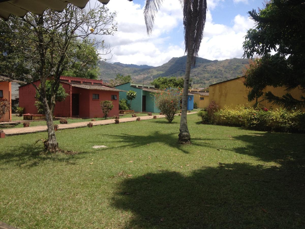 Hotel Tacuara Guaduas Exterior photo