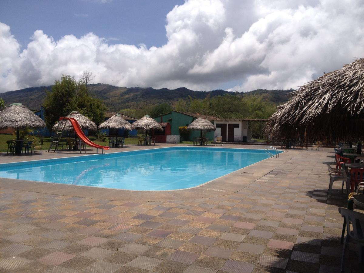 Hotel Tacuara Guaduas Exterior photo