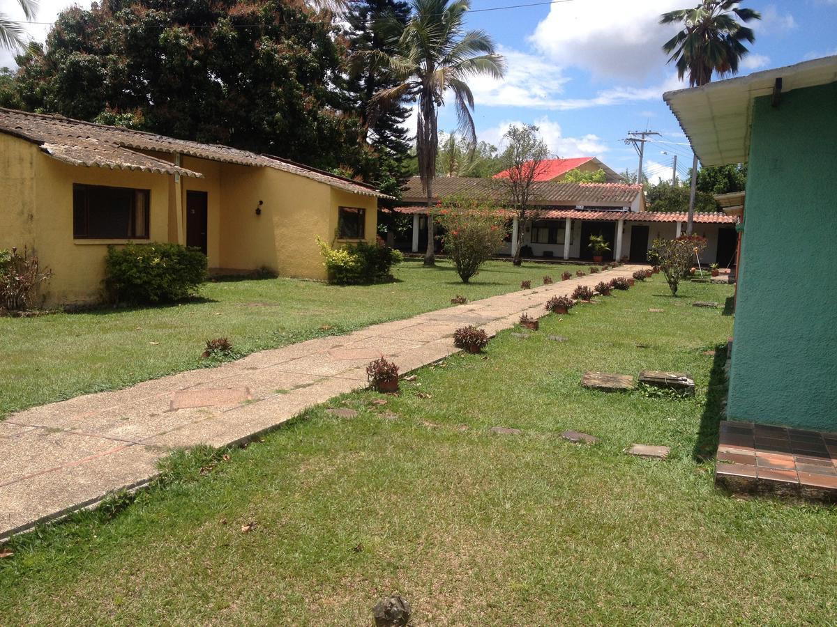 Hotel Tacuara Guaduas Exterior photo