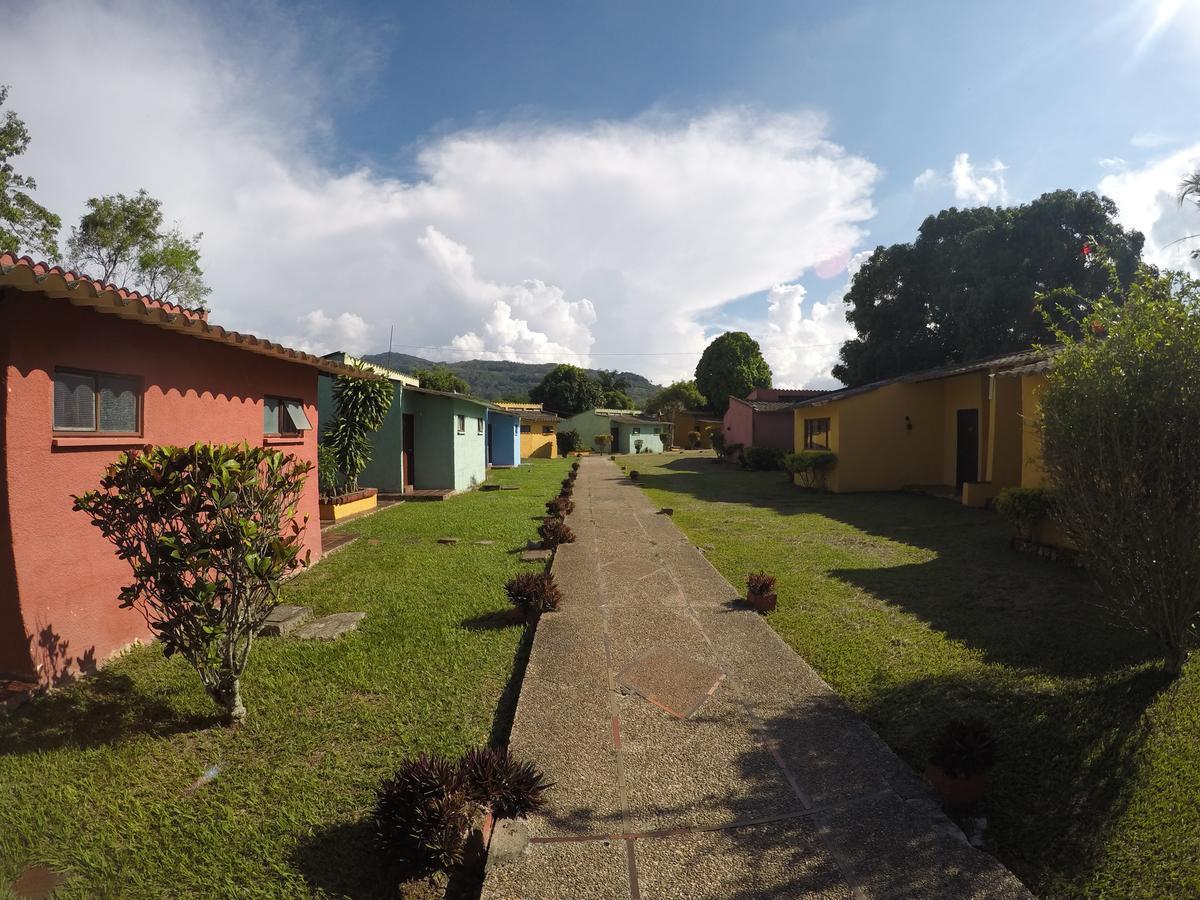 Hotel Tacuara Guaduas Exterior photo